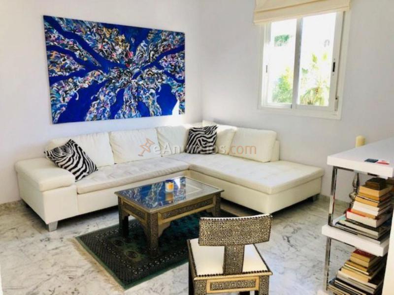 Apartamento en venta en  Marbella Real, Nagüeles-Milla de Oro, Marbella