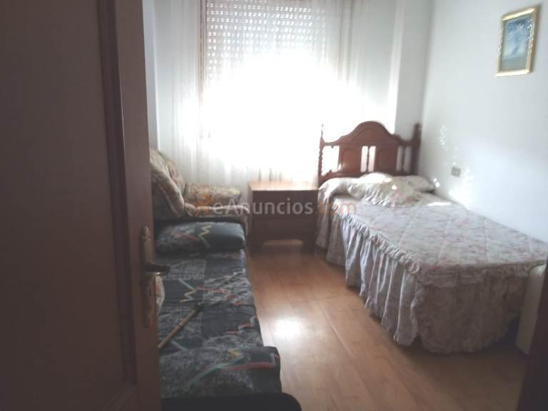 Playa América. Alquiler anual. 3 dormitorios