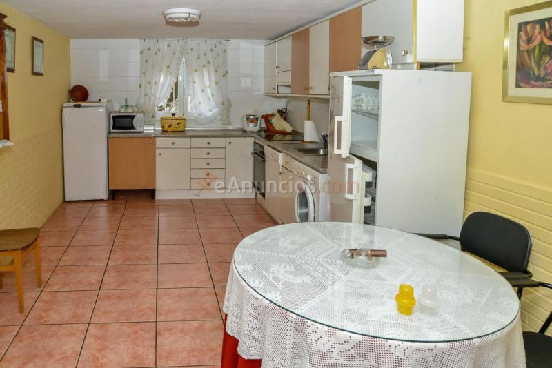 Adosado en venta en  Castellanos de Villiquera