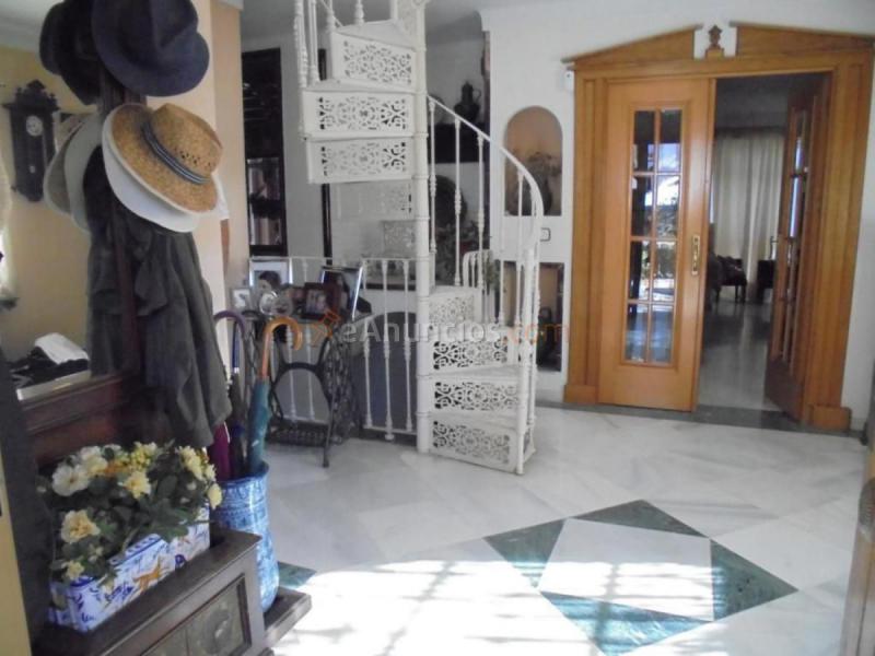 Adosado en venta en Calle Célebes Barat, Puerto de la Torre, Málaga