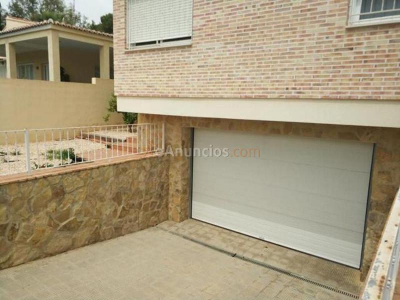 Adosado en venta en  Núcleo Urbano, La Pobla de Vallbona