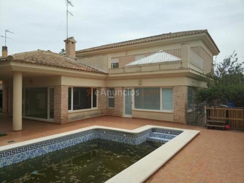 Adosado en venta en  Núcleo Urbano, La Pobla de Vallbona