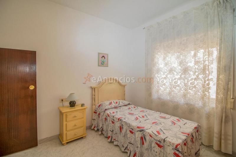 Adosado en venta en  La Font de la Figuera