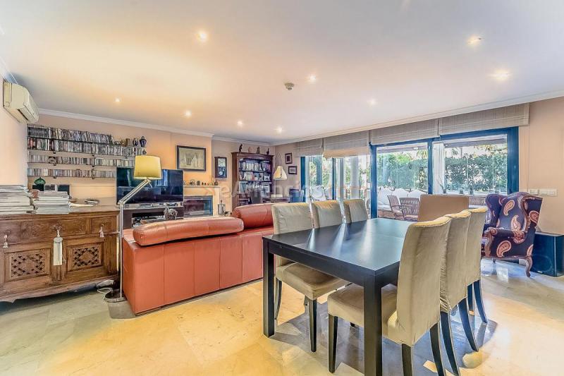 Adosado en venta en  Benamara-Atalaya, Estepona