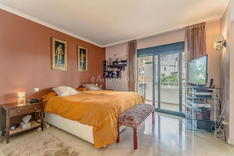 Adosado en venta en  Benamara-Atalaya, Estepona