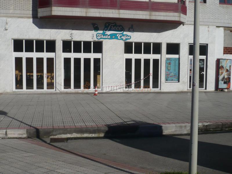 Local Comercial en alquiler en Calle Luis Hauzeur, Salinas, Castrillon
