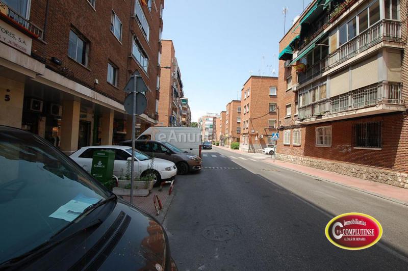 Local Comercial en venta en  San Isidro - Los Almendros, Alcalá de Henares