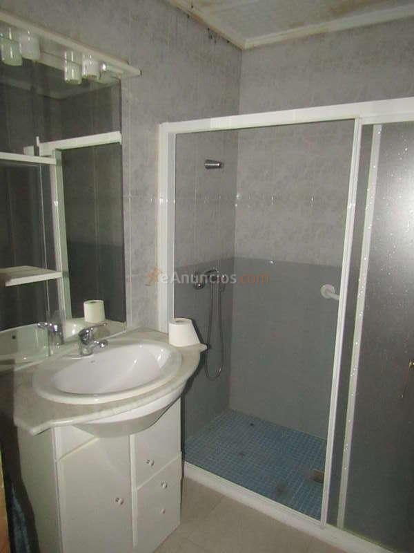 CASA A DOS CALLES DE 240M2 PARA TIRAR