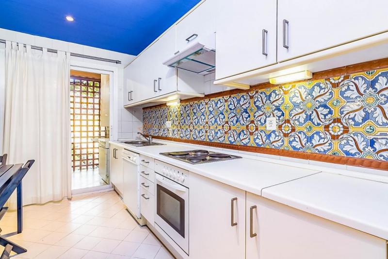 Apartamento en venta en  Benamara-Atalaya, Estepona