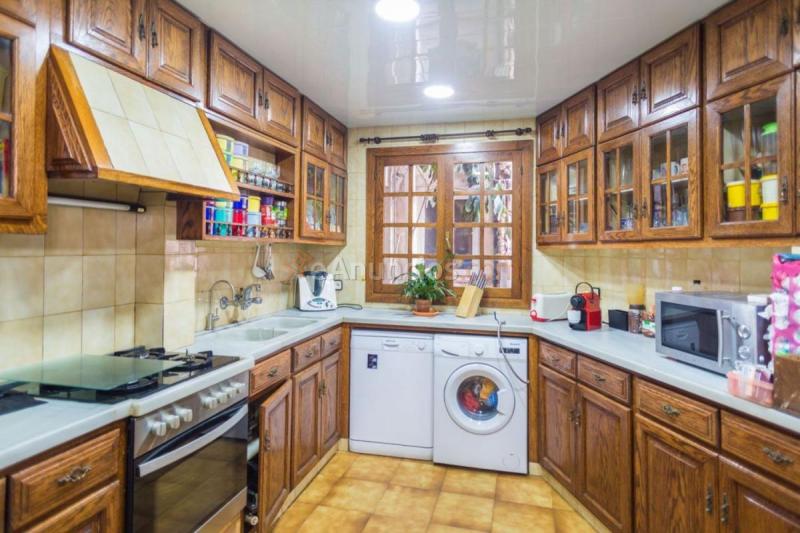 Adosado en venta en  Montigal -Sant Crist, Badalona