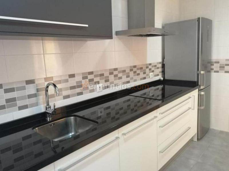 Casa en venta en  Puerto de la Torre, Málaga