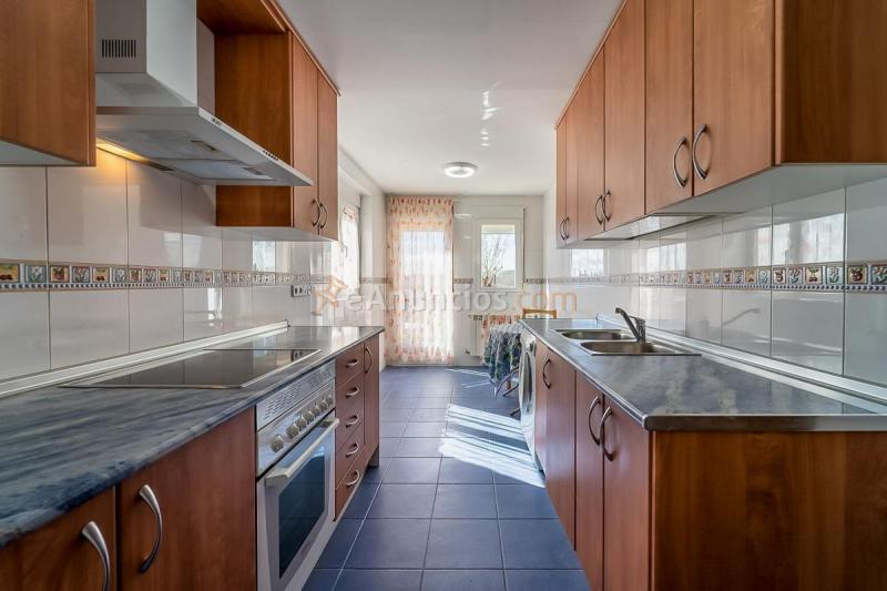 Adosado en venta en  Torija