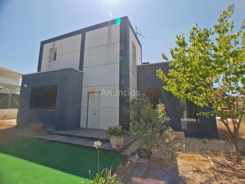 Adosado en venta en  Entrepinos, L'Eliana