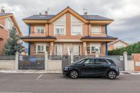 Adosado en venta en  Villaquilambre