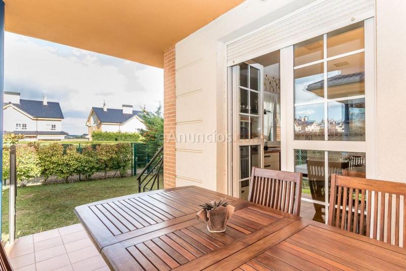 Adosado en venta en  Villaquilambre