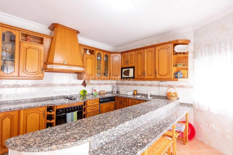 Adosado en venta en  Valencia de Alcántara