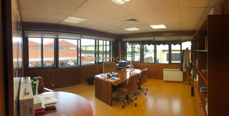 Edificio en venta en  Puerto de Navafría, Norte - Universidad, Móstoles