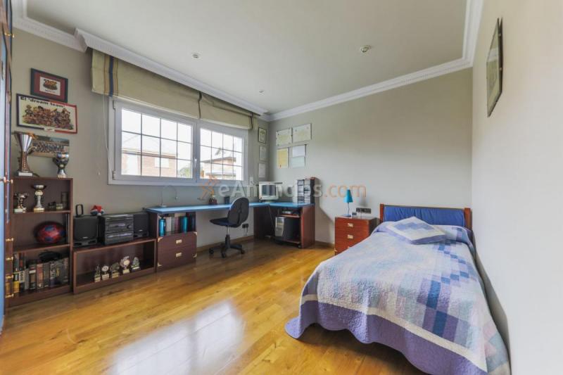 Adosado en venta en  Palau-Solit i Plegamans