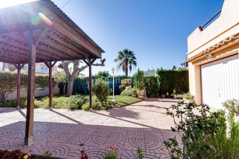 Casa en venta en  ROSALIA CASTRO, La Siesta - El Salado - Torreta, Torrevieja