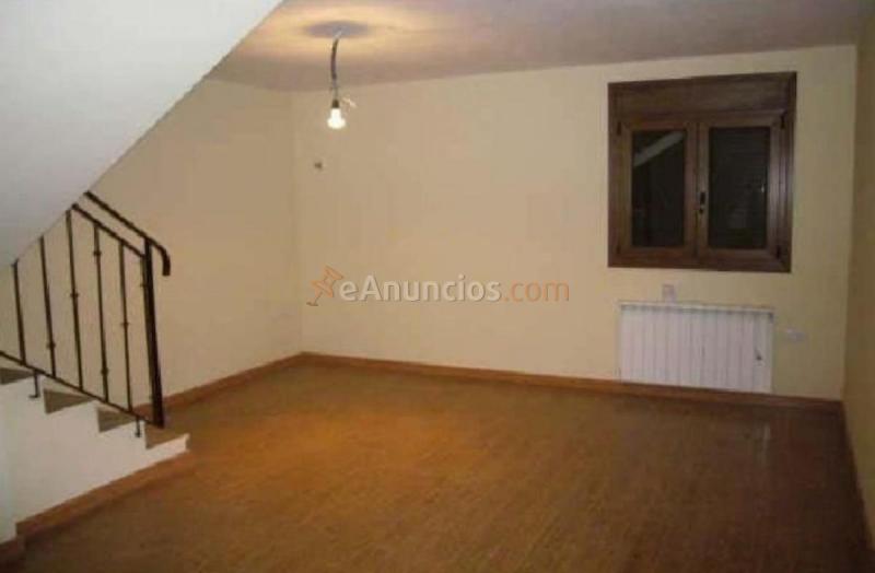 Adosado en venta en  Londres, El Casar