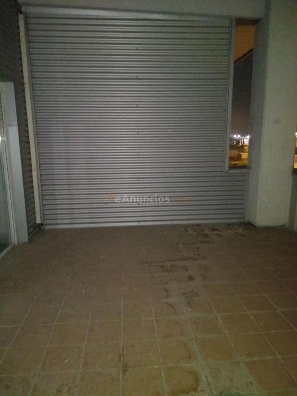 Local Comercial en venta en Calle HONDURAS, La Garena, Alcalá de Henares