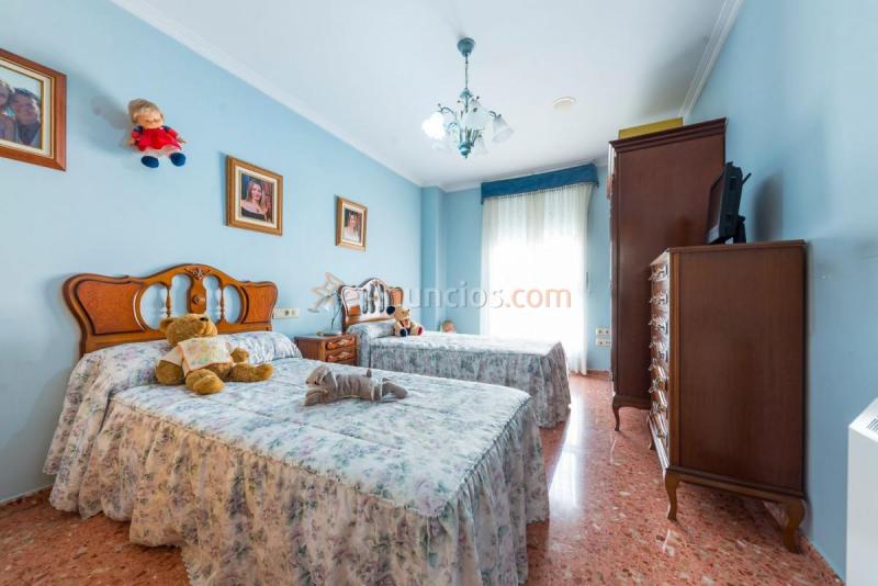 Adosado en venta en  Villena