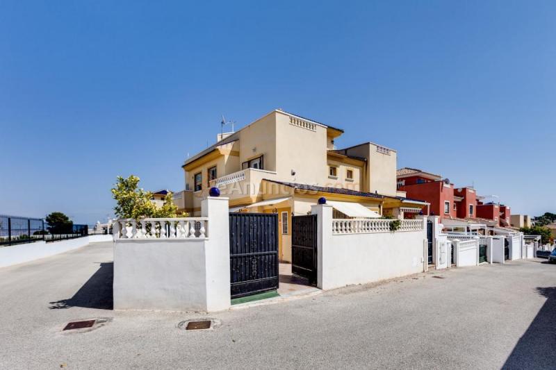 Casa en venta en Avenida Lago Azul, Los Balcones - Los Altos del Edén, Torrevieja