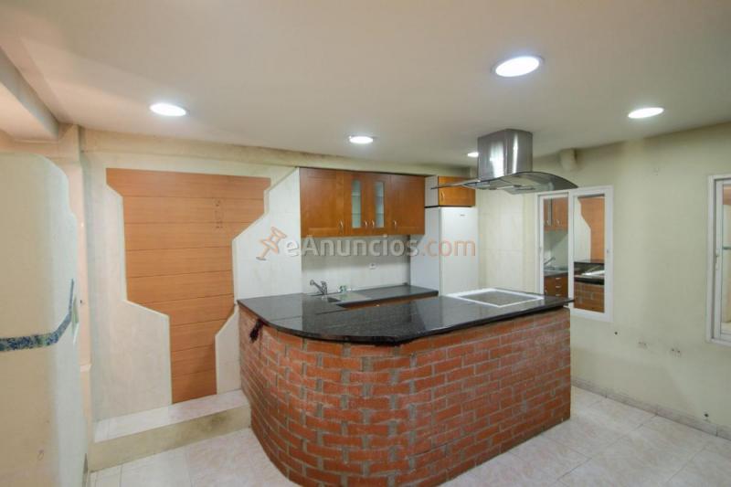 Local Comercial en venta en Avenida DONOSTIARRA, Ciudad Lineal, Madrid