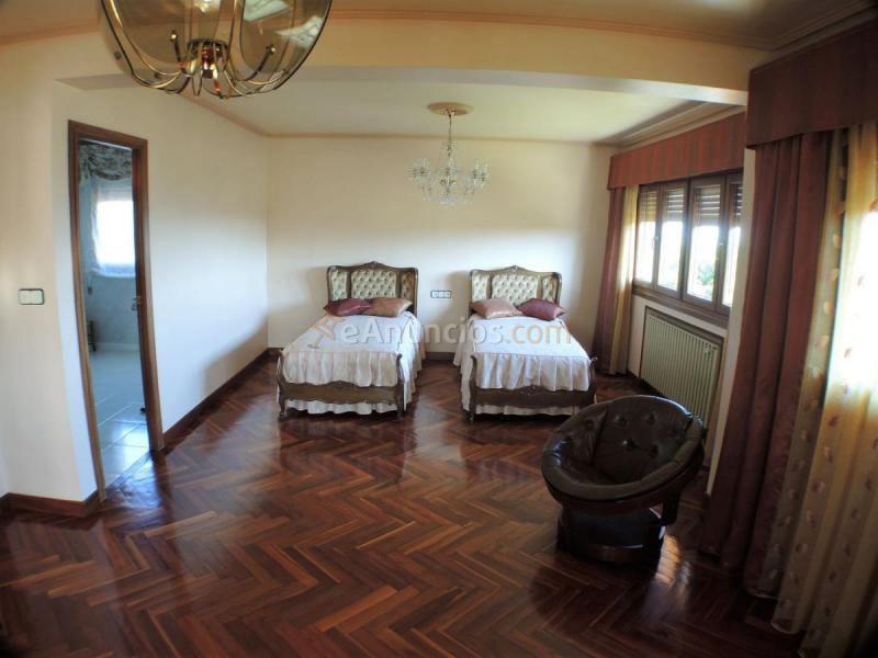 Adosado en venta en  Hamburgo, Elviña - A Zapateira, A Coruña