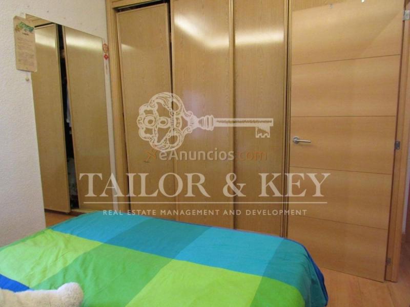Apartamento en venta en Calle de la Virgen de la Fuencisla, Madrid, Ciudad Lineal, Madrid