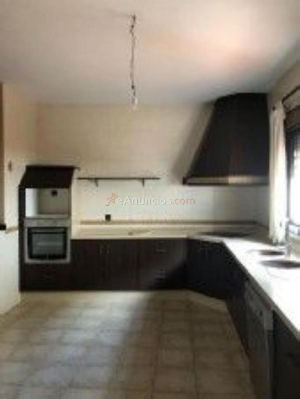 Adosado en venta en  Av. Ocho de Marzo, Humilladero