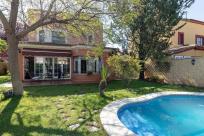 Adosado en venta en  Gines