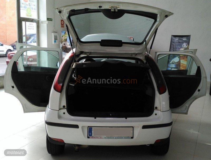 Opel Corsa 1.3 CDTI de 2003 con 233.404 Km por 2.900 EUR. en Salamanca