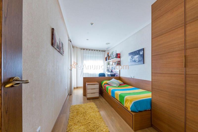 Adosado en venta en  Las Bayas-Asprillas, Elche  Elx