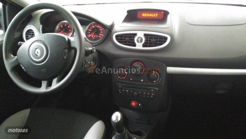 Renault Clio 1.5 DCI 5P de 2012 con 76.415 Km por 5.980 EUR. en Salamanca