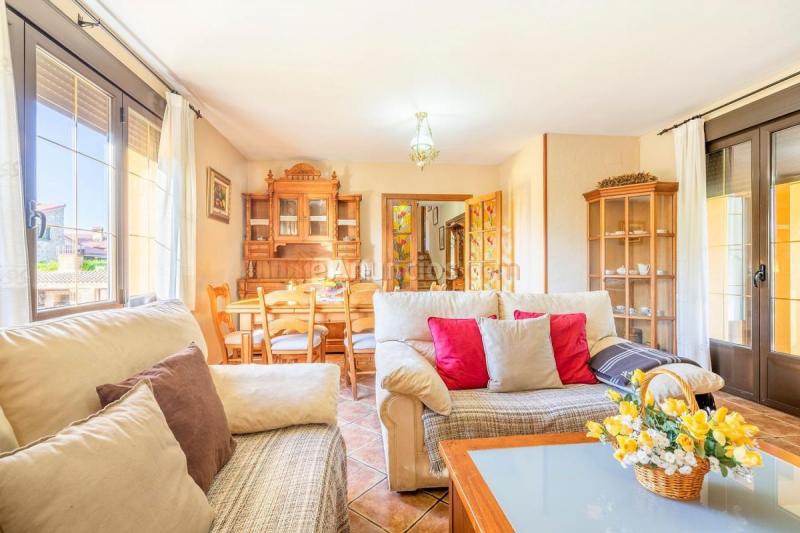 Adosado en venta en  Ortigosa del Monte