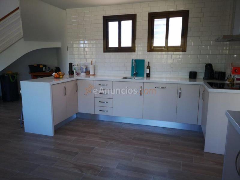 Adosado en alquiler en Carretera saladar, Benalua-La Florida-Babel-San Gabriel, Alicante  Alacant