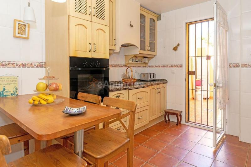 Adosado en venta en  Los Barrios