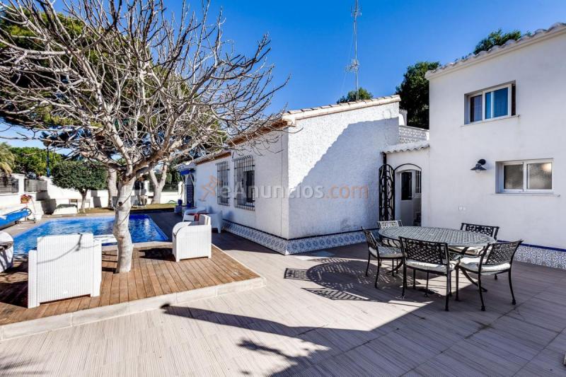 Casa en venta en Calle Carabela, Orihuela Costa, Orihuela