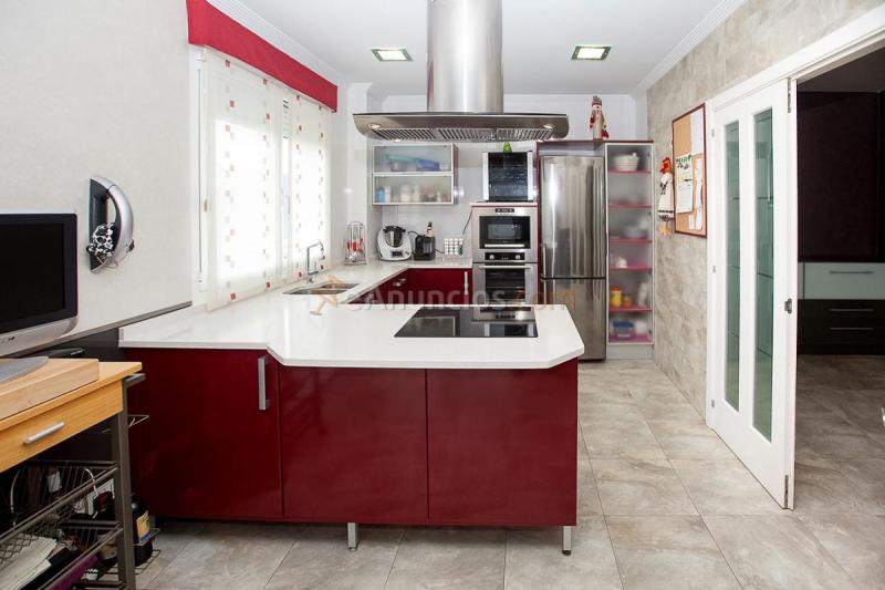 Adosado en venta en  Condado de Treviño