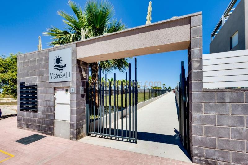 Casa en venta en Calle Gines Saura Sanchez, Nueva Torrevieja - Aguas Nuevas, Torrevieja