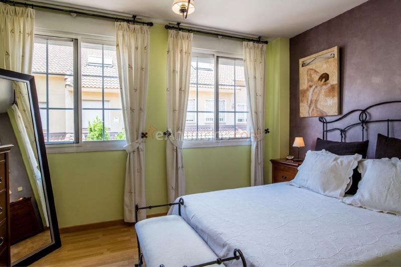 Adosado en venta en  Ensanche, Alcalá de Henares