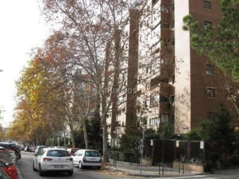Local Comercial en venta en Calle Santiago de Compostela, Fuencarral, Madrid