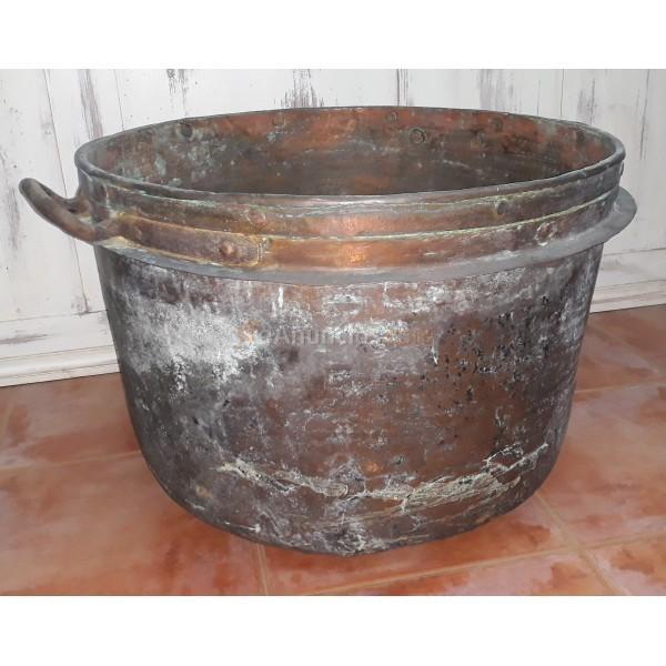 ANTIGUO GRAN CALDERO DE COBRE CON TAPA SIGLO XIX