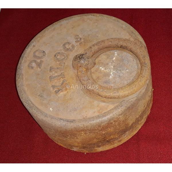 ANTIGUA PESA DE HIERRO DE 20 KILOS