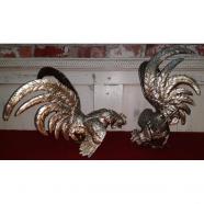 PAREJA DE GALLOS DE METAL MEDIADOS SIGLO XX