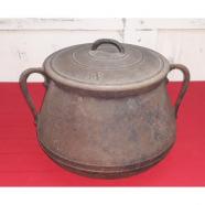 ANTIGUA OLLA DE HIERRO