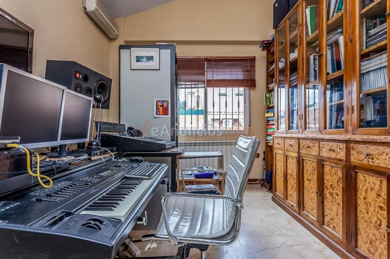 Adosado en venta en  Velilla de San Antonio