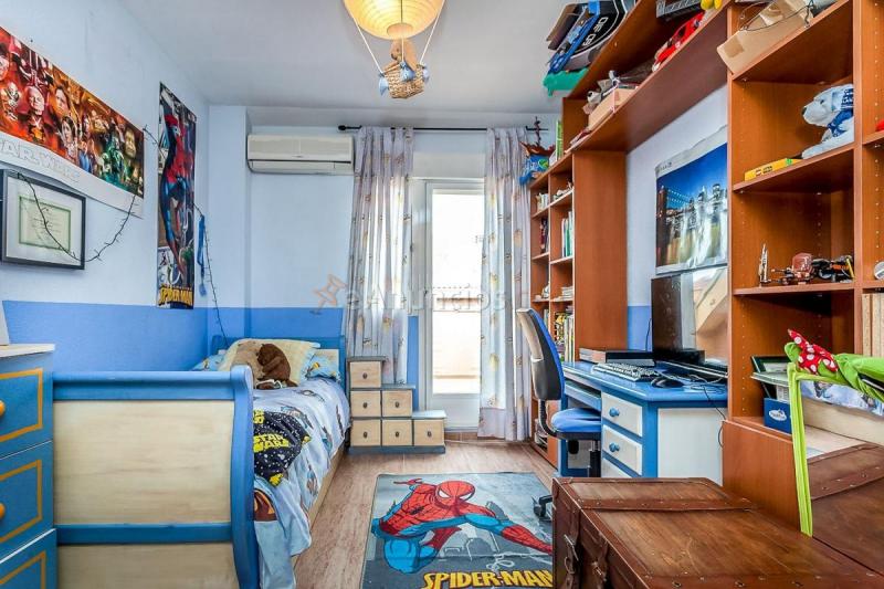 Adosado en venta en  Velilla de San Antonio