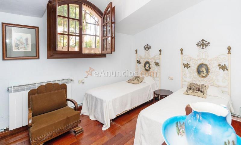 Adosado en venta en  Las Chapas-El Rosario, Marbella